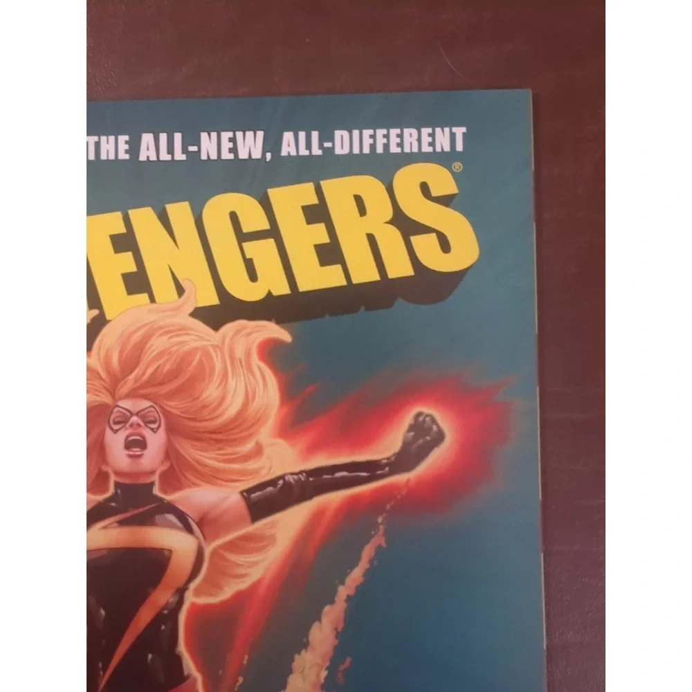 New Avengers #17 1:50 JTC Variant 2011 Ms. Marvel Joins Team‎ Enter the Phoenix